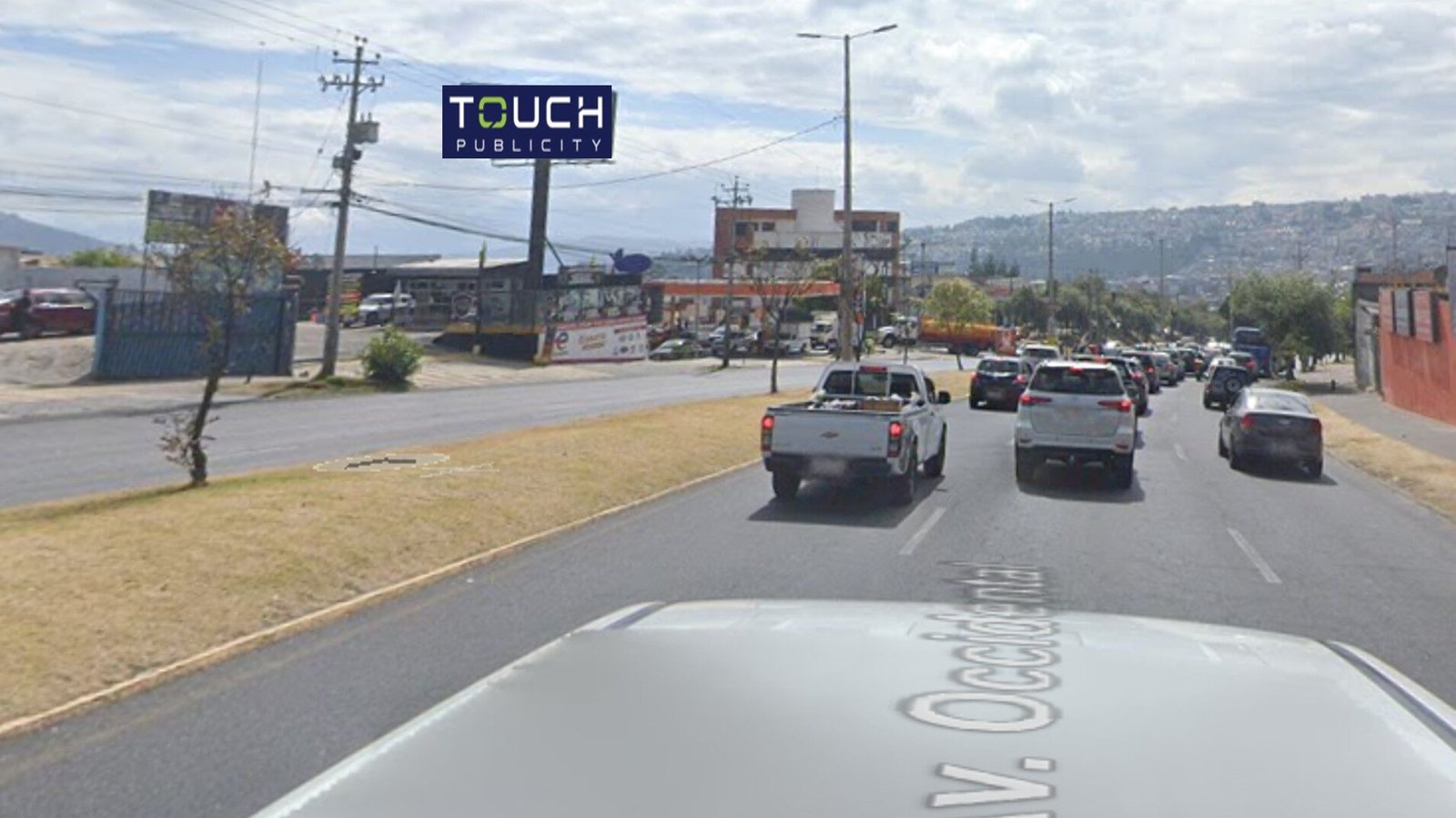 Pantalla en el Norte de Quito Condado Shopping, bajada de la Occidental