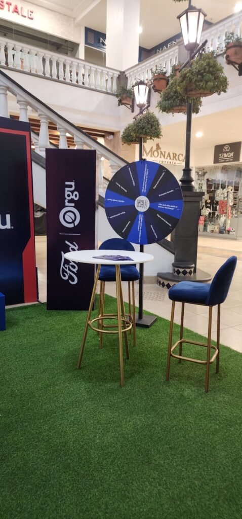 Activación BTL Ford Orgu con ruleta interactiva para el público
