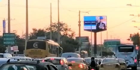 Pantalla LED en Via a Salinas, Santa Elena - trafico vehicular